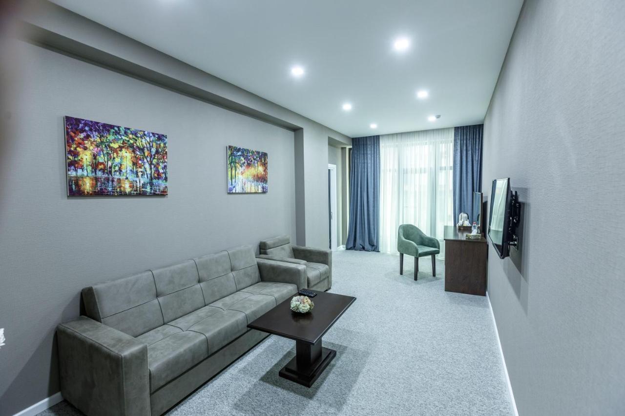 Parallel Hotel Baku Ngoại thất bức ảnh