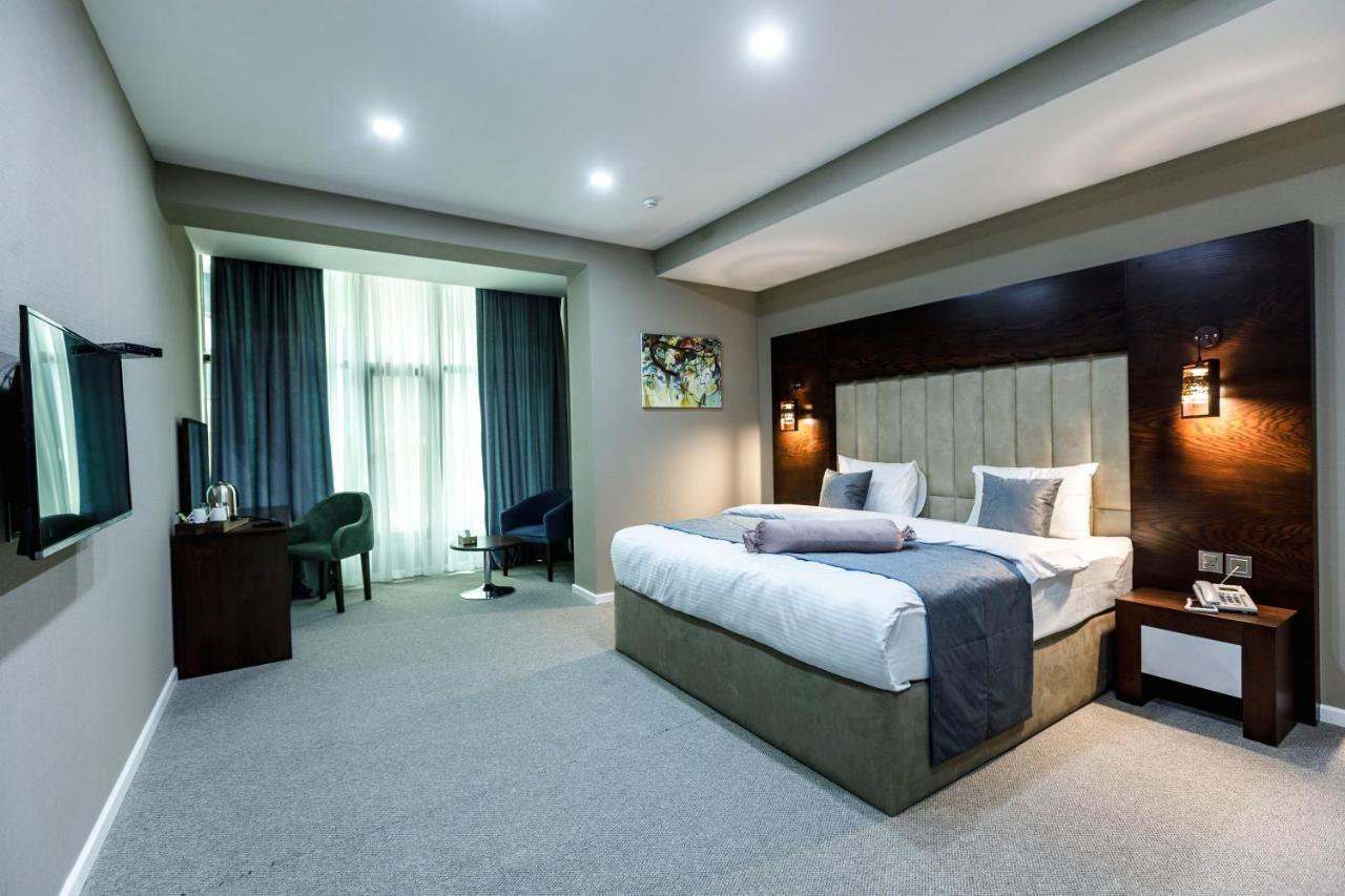 Parallel Hotel Baku Ngoại thất bức ảnh